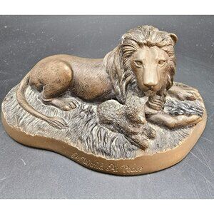Lion & Lamb Figurine "A World At Peace" 1978 Hallmark Little Gallery VL4047